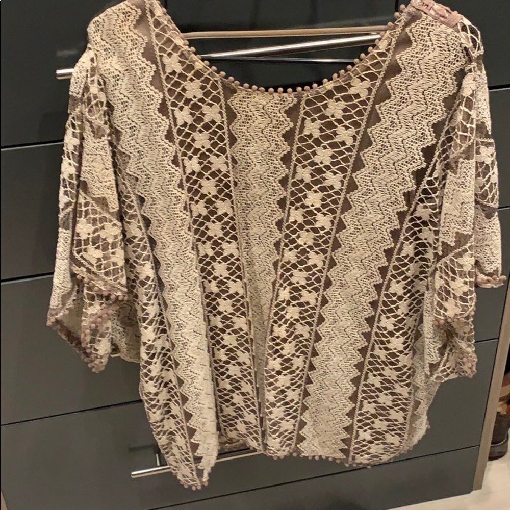Marineblu brand top w/ lace and low back. Sz Small